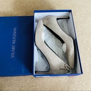 New SW Women's 8.5 suede heels